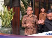 الوزير المنسق للتنمية البشرية والثقافة براتيكنو يلتقي بجوكوي في مقر إقامته. ما أخبارك؟