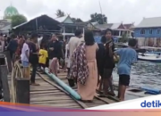 وفاة زعيم منطقة جنوب سولاويزي بعد انقلاب قارب يرسل المساعدات