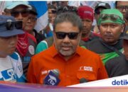 Demonstration in Zentral-Jakarta, Arbeiter protestieren gegen Mindestlohnniveaus für Bezirke und Städte in West-Java