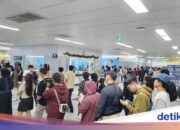 Silvester ist vorbei, die MRT-Station HI ist in den frühen Morgenstunden überfüllt mit Passagieren