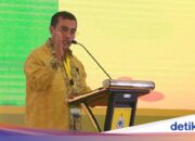 Begeistert darüber, dass MBG-Kleinkinder Plastiktüten tragen, fordert die DPR-Kommission IX Sanktionen gegen SPPG