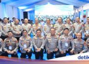 3 regionale Polizeichefs von Zentral-Java erhielten den Satyalancana Wira Karya Award von Prabowo