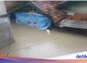 Mehrere Dörfer im Bezirk Bekasi wurden überflutet, der Wasserstand erreichte 1,5 Meter