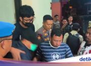 Regent Pati Sudewo wurde nach einer Befragung durch die Korruptionsbekämpfungskommission der Kudus-Polizei nach Semarang gebracht