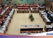 Das Lernen in Nord-Sumatra und West-Sumatra beträgt 100 %, in Aceh 95 %.