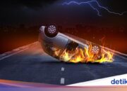 Auto fängt auf JORR-Mautstraße Feuer, Funken treten unter dem Sitz hervor