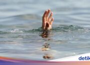 SAR-Team sucht am Sawarna Beach, Banten, nach von Wellen getriebenen Bewohnern Ost-Jakartas