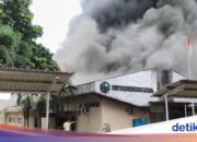 Brand in einer Kräuterfabrik in Gunung Putri Bogor begann angeblich im Laborraum