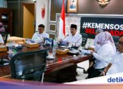 Ministerium für soziale Angelegenheiten verteilt regelmäßige Sozialhilfe nach einer Katastrophe für Aceh, Nord-Sumatra und West-Sumatra