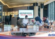 Ministerium für soziale Angelegenheiten verteilt Trauerentschädigung und Hilfe für Gebetsausrüstung für Flutopfer in Aceh