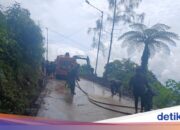 Erdrutschmaterial Bromo-Touristenroute vollständig gereinigt, Verkehr geöffnet und geschlossen