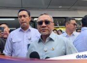 Zulhas und Yandri fahren mit Prabowo in Karawang auf Motorrädern nach Panen Raya