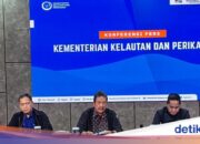 Der Minister für maritime Angelegenheiten und Fischerei übergibt die Suche nach Opfern des Flugzeugabsturzes ATR 42-500 an Basarnas-KNKT