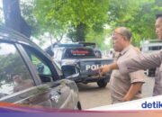 Raubüberfall durch Einschlagen von Autoglas in Situbondo, Rp. 140 Millionen verloren