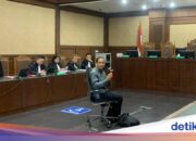 Nadiem Makarim wird im Chromebook-Korruptionsfall des Staatsverlusts von 2,1 T IDR beschuldigt