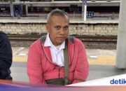 Die Arbeiter erleben die Höhen und Tiefen der Regenzeit, sind mit Überschwemmungen und sogar kaputten Motorrädern konfrontiert