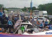 Der tödliche Unfall von drei Fahrzeugen auf der Mautstraße von Batang begann, als der Lkw die Kontrolle verlor