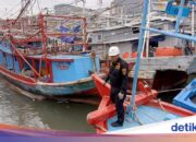 Ditpolairud Polda Metro sorgt dafür, dass der Schiffsverkehr in Muara Angke kontrolliert wird