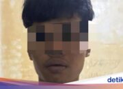 Ein Mann gibt vor, ein Käufer zu sein, und stiehlt Schmuck aus dem Goldgeschäft auf dem Cibinong-Markt