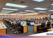 Bei einem Treffen in der DVR geht der stellvertretende Justizminister davon aus, dass es 14 Strafverfahren geben wird