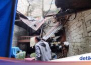 Drei Häuser in Matraman, Ost-Jakarta, stürzen ein, Hausrenovierung wird durchgeführt