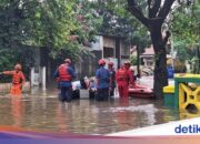 32 Familien in Pondok Karya Mampang, Süd-Jakarta überschwemmt, Wasserstand erreicht 80 cm