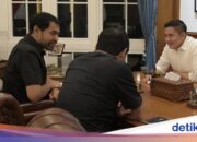 Kabinettssekretär Teddy trifft sich mit Mualem und bespricht die Fortschritte bei der Wiederherstellung nach der Katastrophe in Aceh