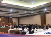 23 Angeklagte im August-Demo-Aufruhr-Fall zu 10 Monaten Bewährung verurteilt