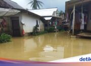 Seit fast einer Woche sind die Überschwemmungen in Pandeglang nicht zurückgegangen, die Bewohner haben Schwierigkeiten mit sauberem Wasser