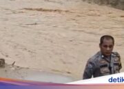 Starker Regen führt dazu, dass der Fluss Aek Doras in Sibolga überläuft. Anwohner werden aufgefordert, wachsam zu sein