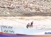 TNI-Soldatenaktion zur Rettung der Bewohner von Zentral-Aceh vor Überschwemmungen