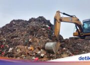 Der Hauptmarkt von Kramat Jati wird von Müll heimgesucht, der bis zu einem fauligen Geruch angehäuft ist